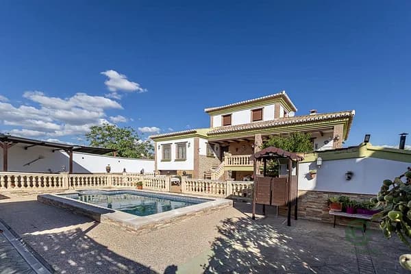 Casa de 0,08 ha en venta en Albolote, Granada