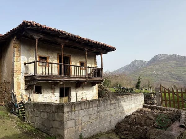 Casa de 0,0152 ha en venta en Quiros, Asturias