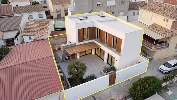 Casa de 0,0139 ha en venta en Peligros, Granada