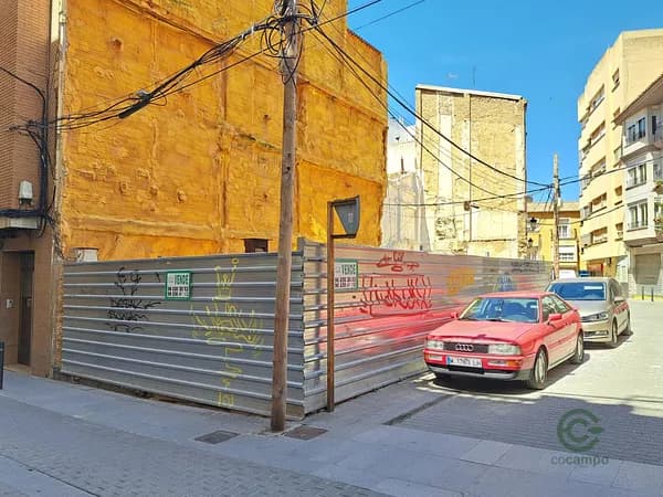 Terreno urbano de 0,0089 ha en venta en Requena, Valencia
