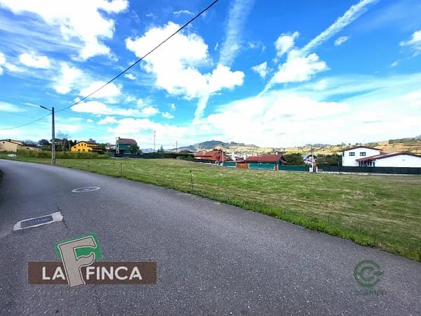 Terreno urbano de 0,1036 ha en venta en Llanera, Asturias
