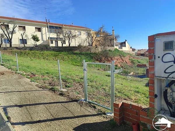 Terreno urbano de 0,0352 ha en venta en Torrelaguna, Madrid