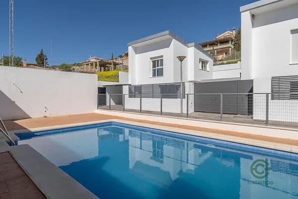 Casa de 0,0185 ha en venta en Alhendin, Granada