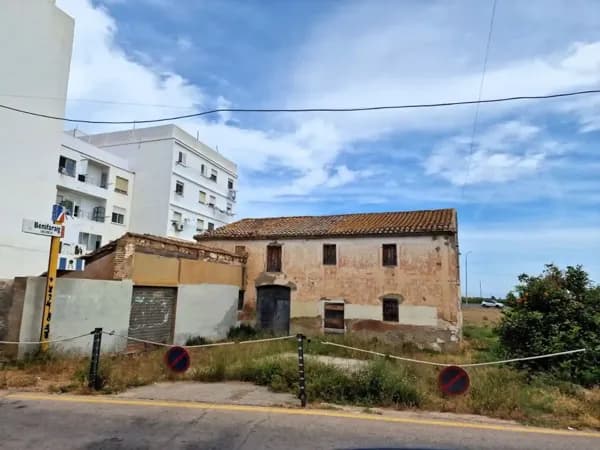 Finca agrícola de 0,6 ha en venta en Valencia, Valencia