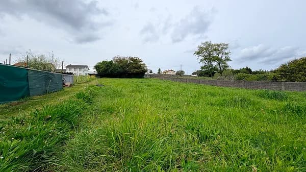 Terreno urbano de 0,1 ha en venta en Narón, La coruña