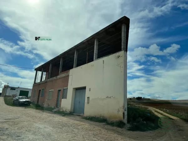 Casa de 0,0317 ha en venta en Badajoz, Badajoz