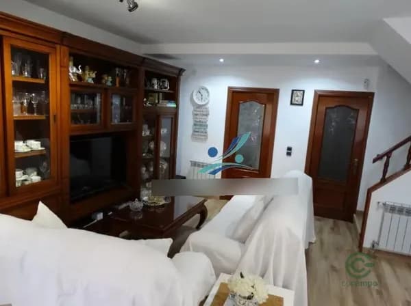 Casa de 0,0115 ha en venta en Madrid, Madrid