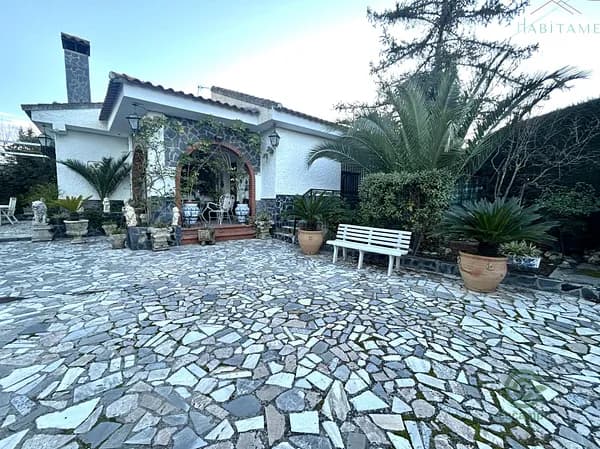 Casa de 0,0742 ha en venta en Otura, Granada