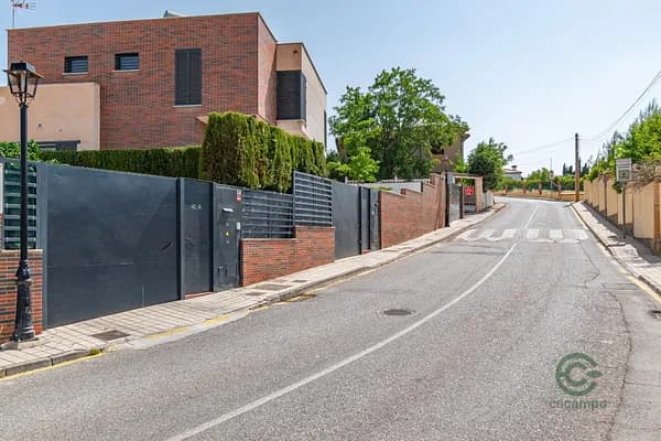 Casa de 0,0444 ha en venta en Alhendin, Granada