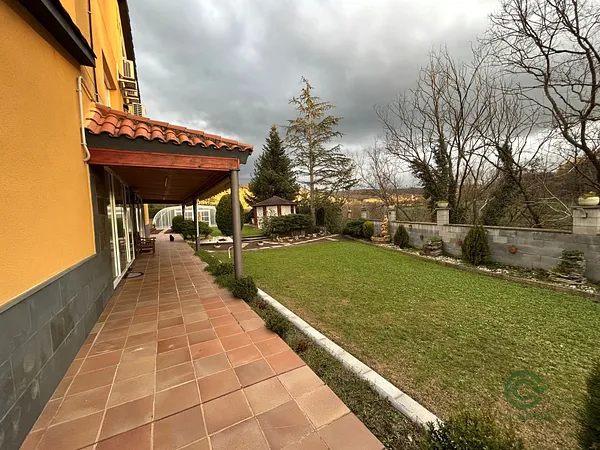 Spot image