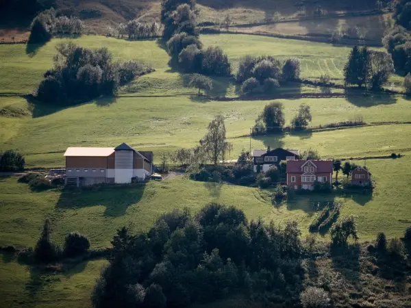 Vista aérea de una finca rústica